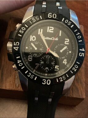Montres Carlo Men's chronograph-style watch with silicone strap